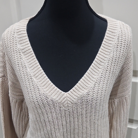 PINK Victoria's Secret Beige V-Neck Sweater size XS - Picture 3 of 4